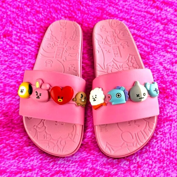 Melissa Shoes - Melissa Beach Slide Sandal Next Gen + BT21 Pink Size W8 EU39